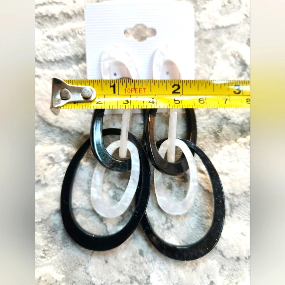 Black and White Link with Marbeling Statement Earrings - Picture 6 of 10